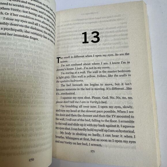 Verity by Colleen Hoover paperback - Picture 4 of 6